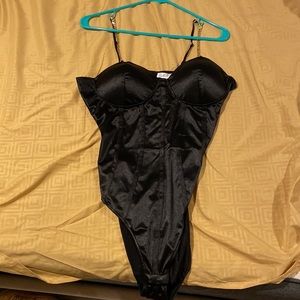 very cute buttons down and is not worn